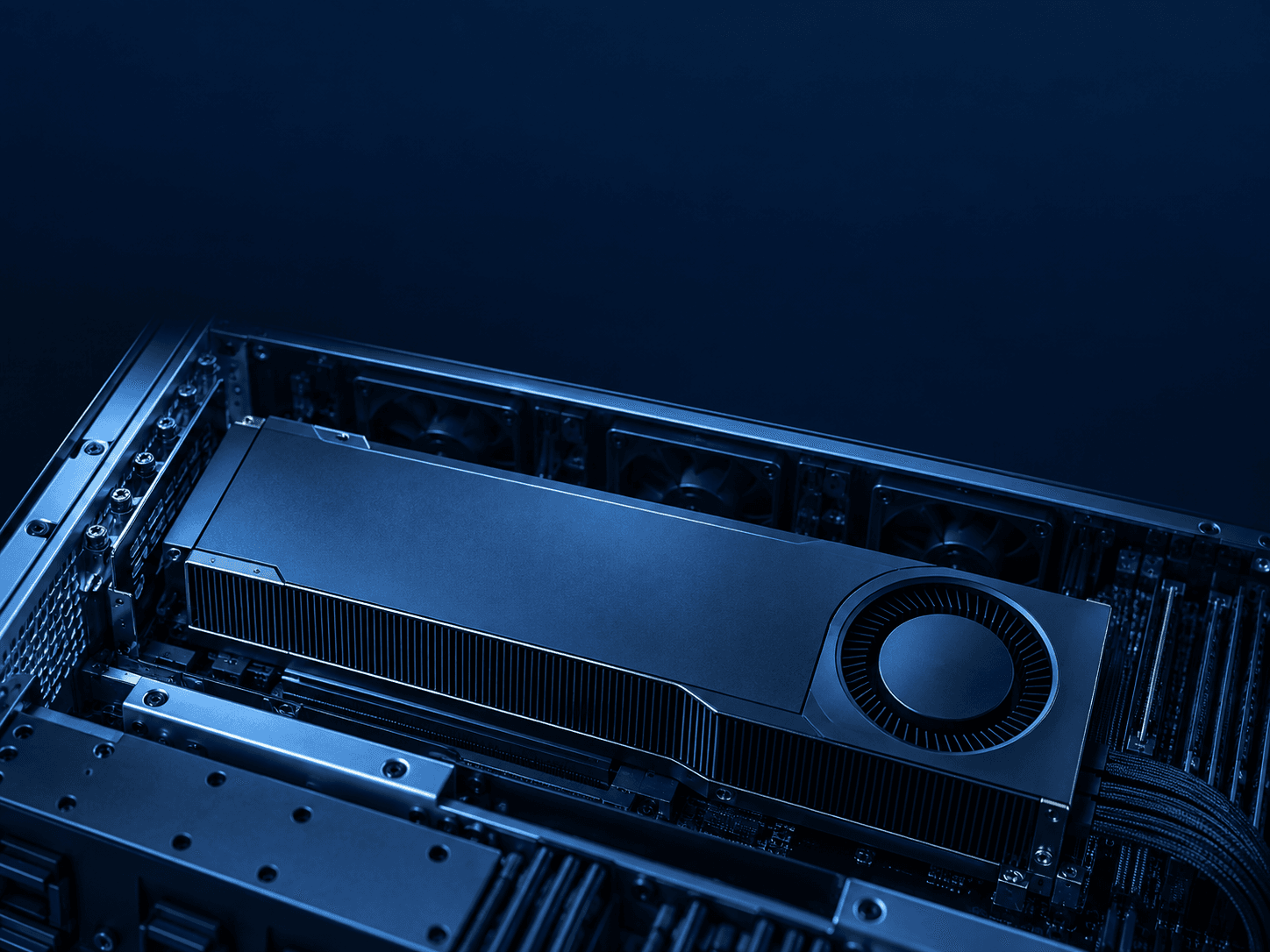 Carte graphique GPU installée dans un serveur dédié